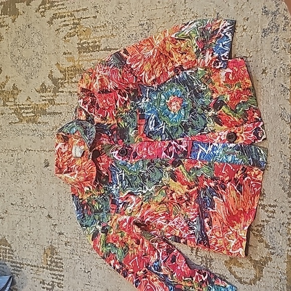 Bundle/ Chico's Women's shirts and a lightweight multicolored jacket - Picture 3 of 13